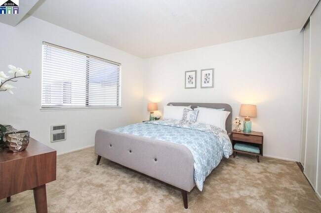 Photo - 39455 Albany Common Apartment