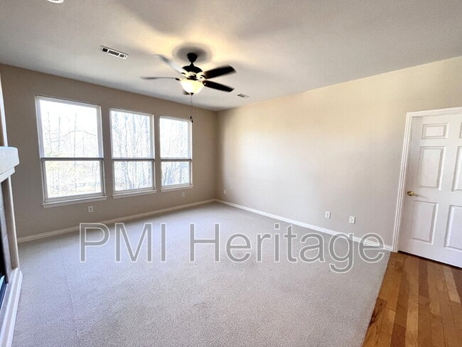 Foto del edificio - 28 Highland Pkwy