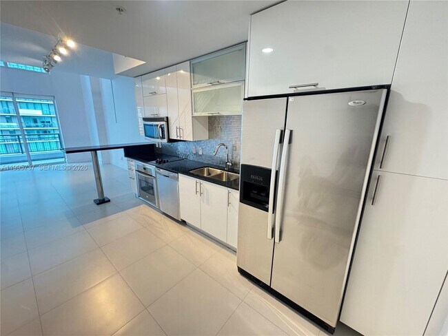 Foto del edificio - 60 SW 13th St