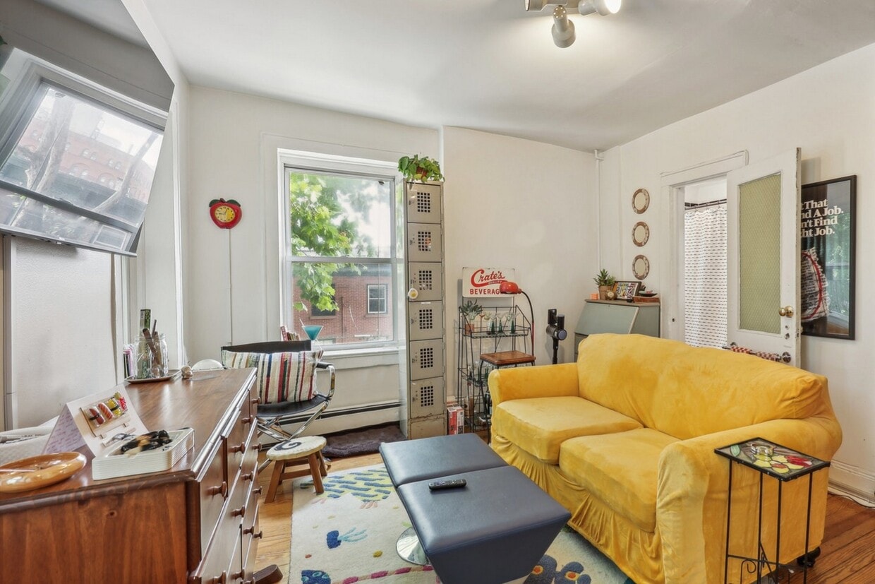 Primary Photo - 69 Erie St