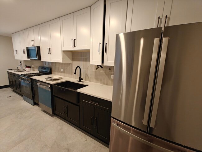 Building Photo - 1806 S Jefferson St