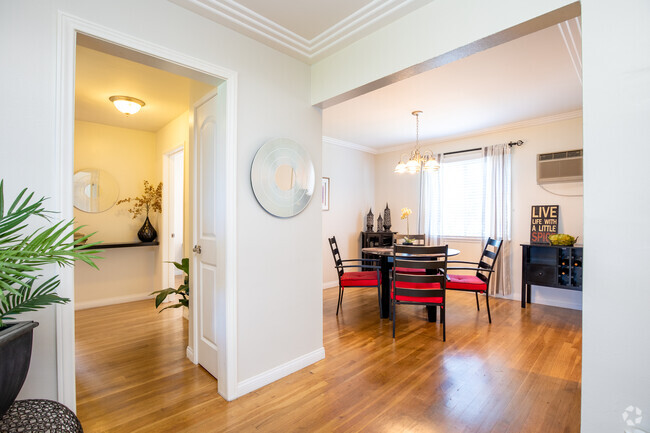 Dining Room - Somerset Apartments