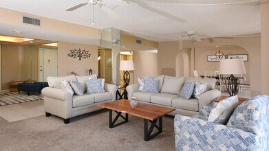 Building Photo - 7F38C9 Siesta Key