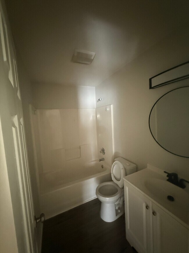 Foto del edificio - 814 Robinson St
