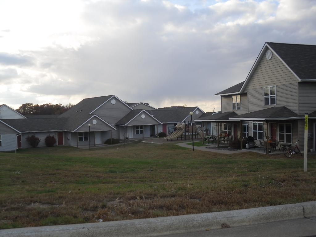 Building Photo - 1275-1293 Bur Oak Lane - 1283-3/60%