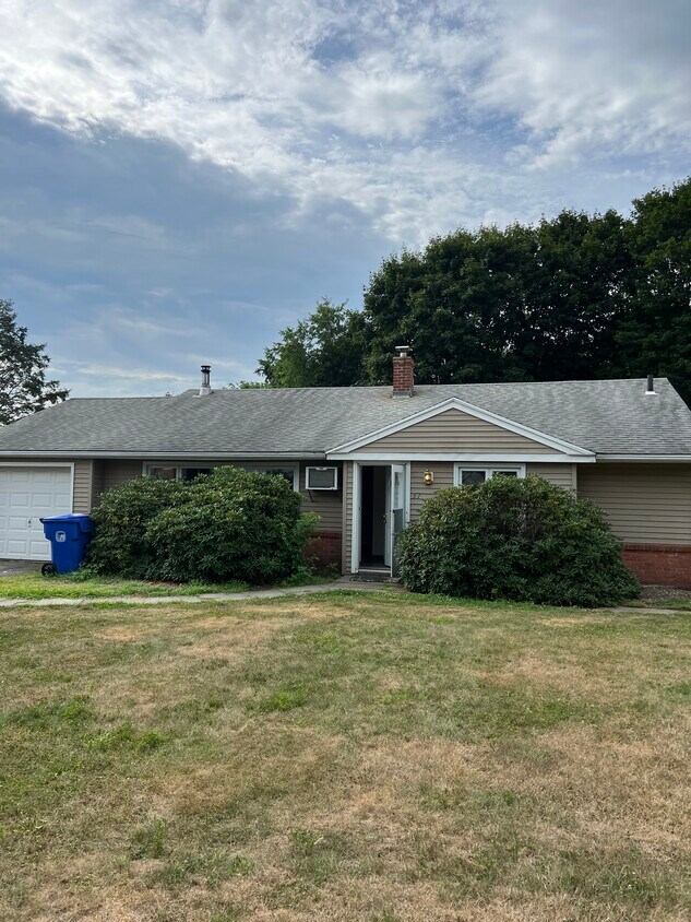 37 Reservoir Rd, Newington, CT 06111 House Rental in Newington, CT