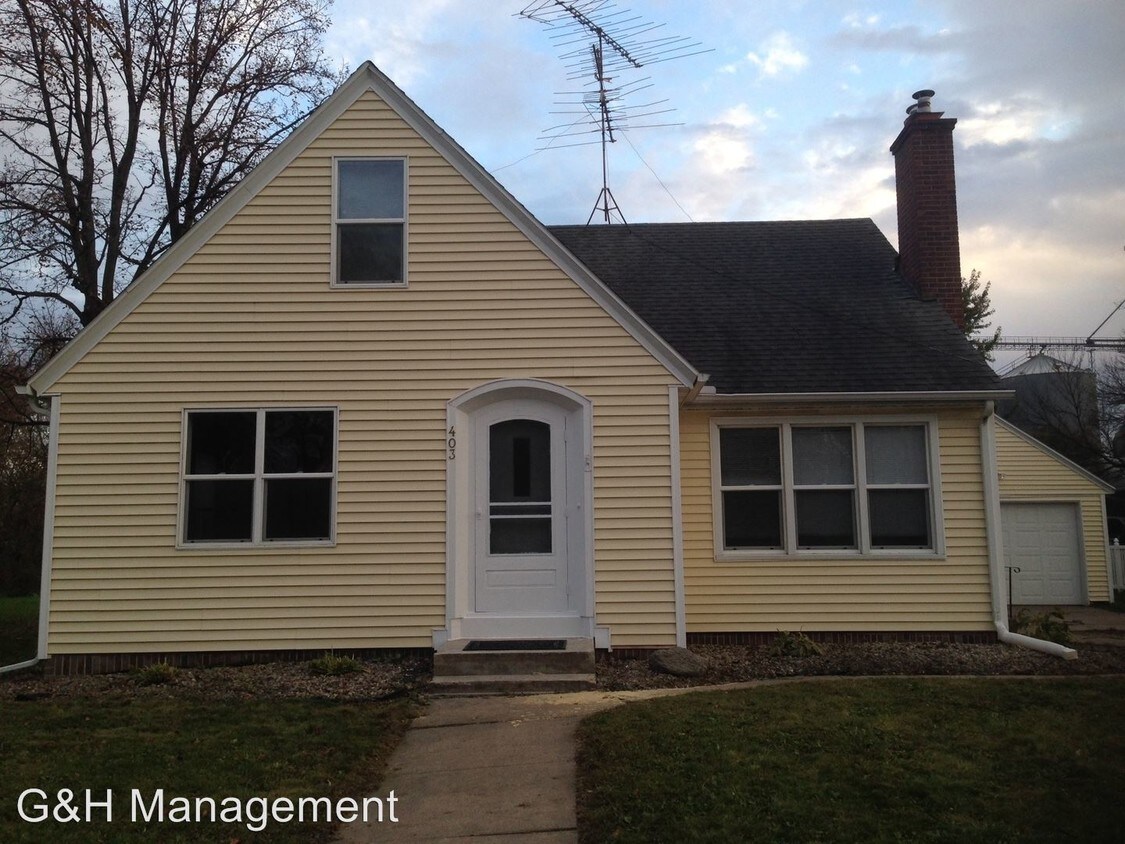 Primary Photo - 403 E 1st St