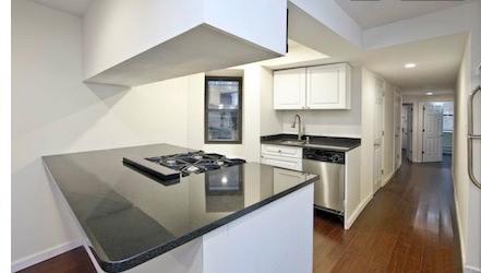 Building Photo - 31 E 1st St