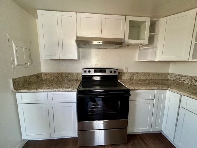 Building Photo - 897 K St