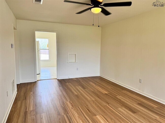 Foto del edificio - 4119 Faith Rd