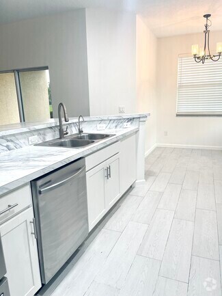 Building Photo - 3951 Playa del Sol Dr