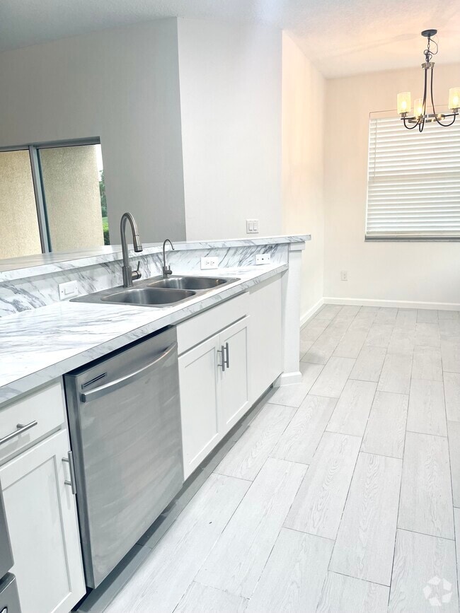 Building Photo - 3951 Playa del Sol Dr