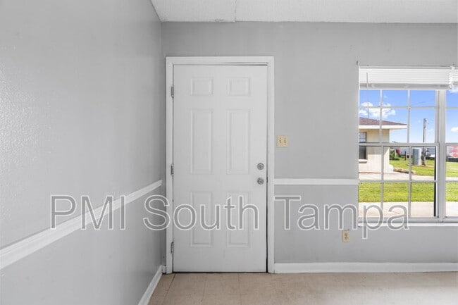 Building Photo - 9948 U.S. 98
