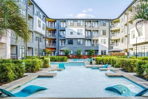 Foto del edificio - 2815 Manor Rd