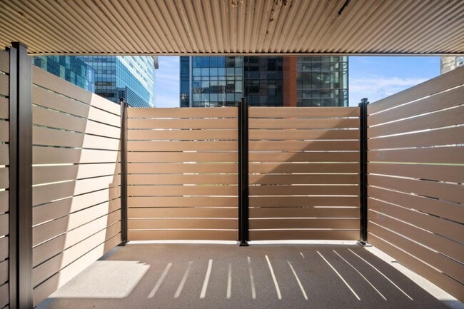 Building Photo - 1625 Blvd. De Maisonneuve Ouest