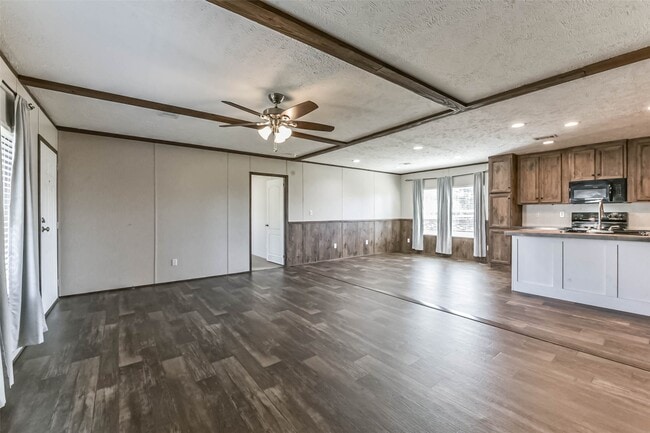 Building Photo - 1566 County Rd 610