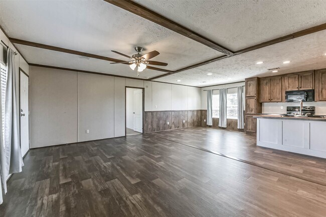 Foto del edificio - 1566 County Rd 610