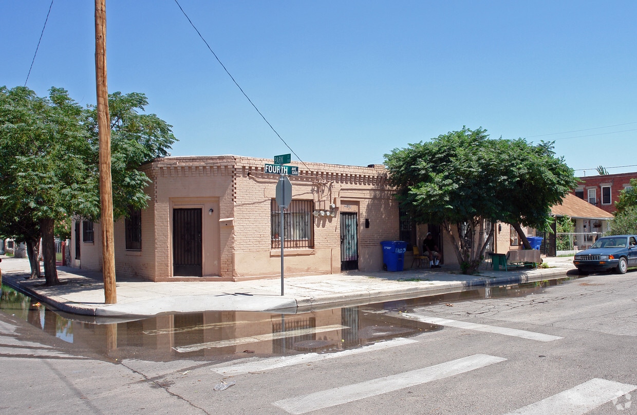 Primary Photo - 520 S Park St
