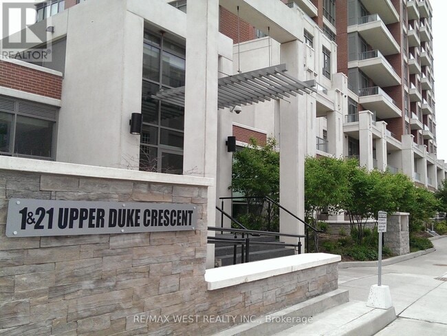 Building Photo - 1 Upper Duke Crescent