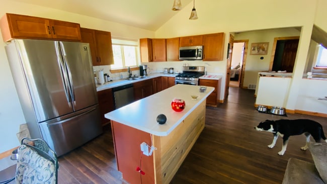 Building Photo - 974 S Mountain Estates Rd
