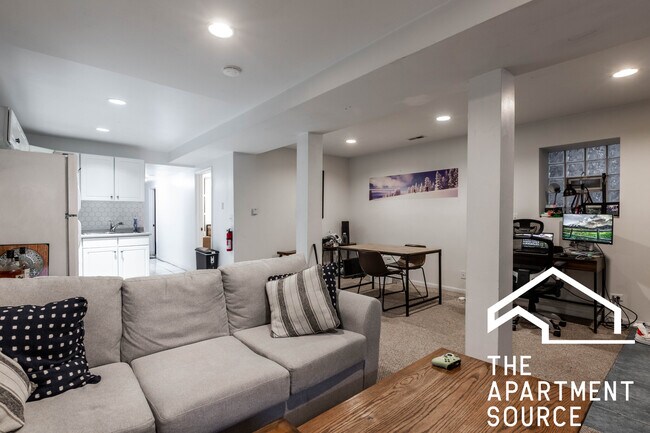 Foto del edificio - 3334 N Sheffield Ave