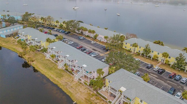 Building Photo - 190 Pompano Dr SE
