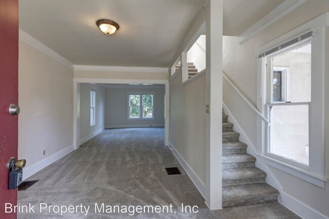 Building Photo - 3 br, 1.5 bath House - 310 NE 63rd Street