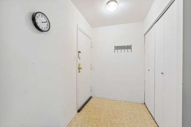 Building Photo - Check out this delightful 1 bed and 1 bath...