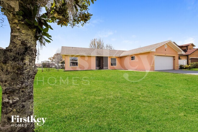 Foto del edificio - 724 Dromedary Dr
