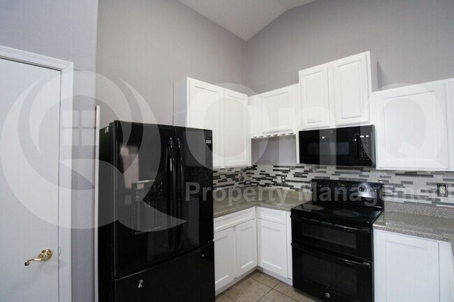 Foto del edificio - 3611 N 104th Dr