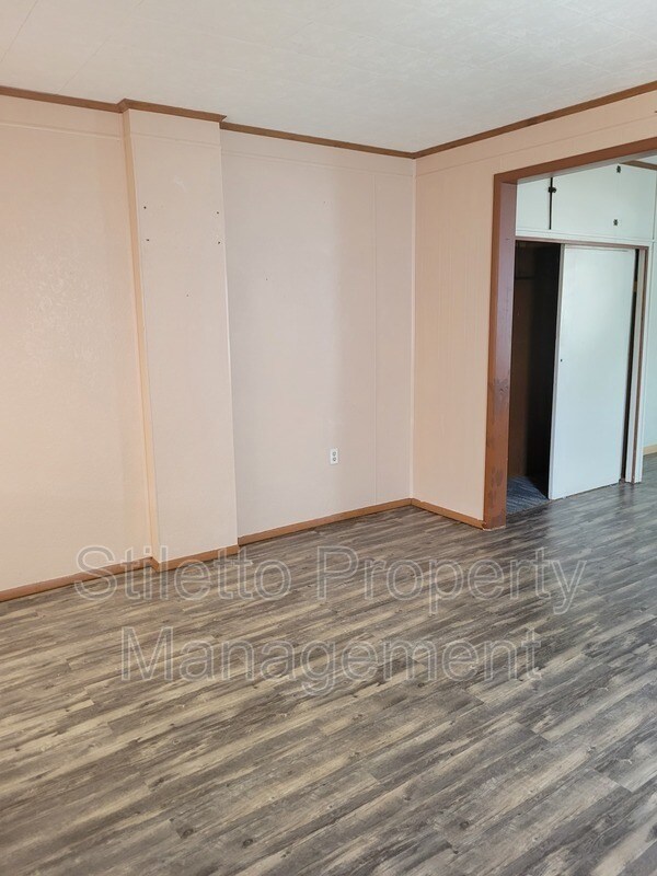 Building Photo - 60 Academy St