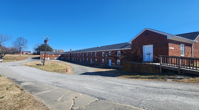 Building Photo - 147 Sprouses Corner Rd