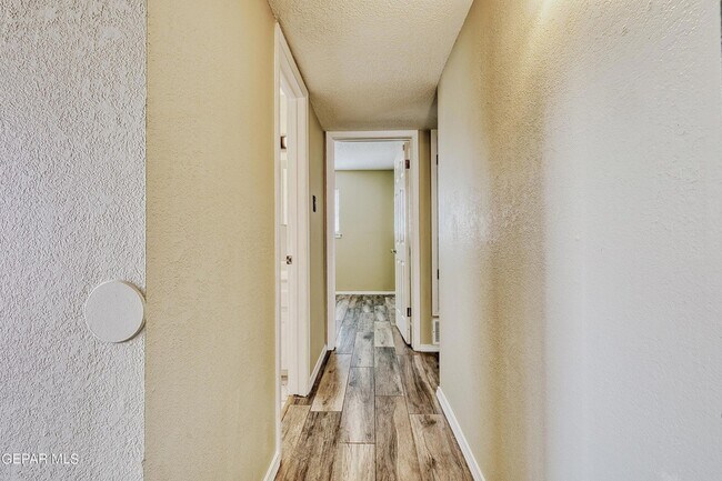 Foto del edificio - 9981 Gschwind Ave