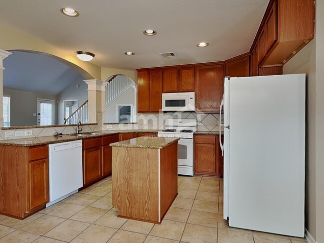 Foto del edificio - 439 Pinewood Ridge Dr