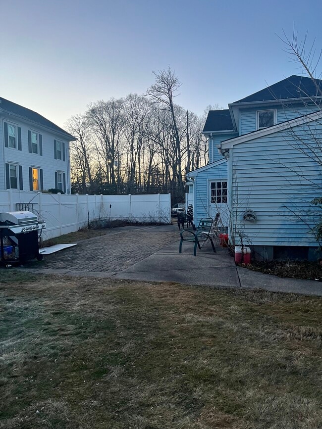 Building Photo - 35 Woodruff St