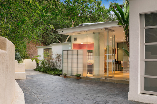 Building Photo - 1444 Benedict Canyon Dr
