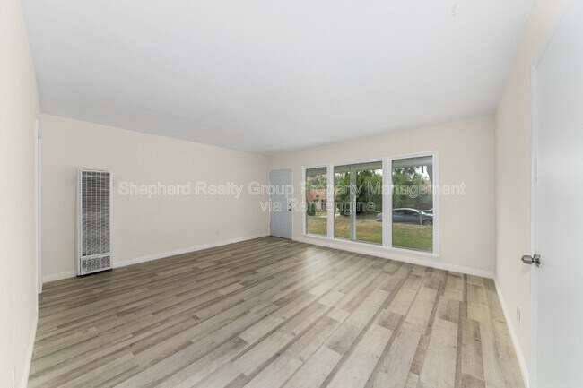 Foto del edificio - 742 W 36th St