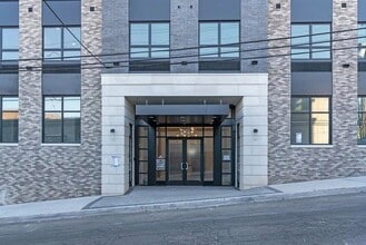 Building Photo - 119 Peter St