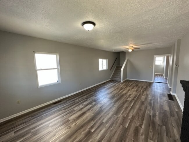 Building Photo - 1149 Walters St