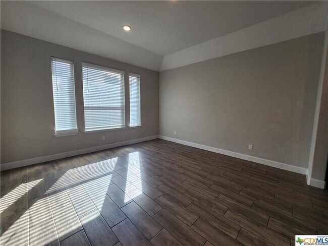 Foto del edificio - 1402 Oaklawn Dr