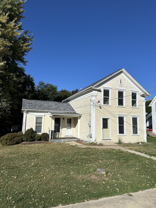 Building Photo - 502 Burnett Ave