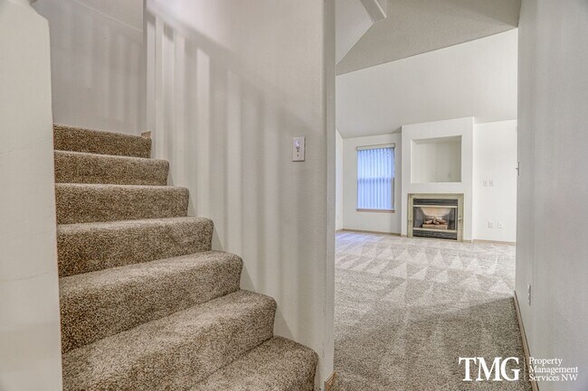 Foto del edificio - Peaceful 2-bedroom, 2 bath Townhome in thi...