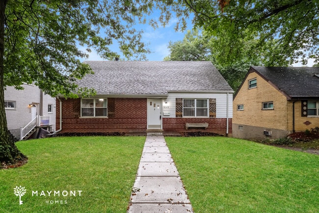 Building Photo - 1061 Fashion Ave