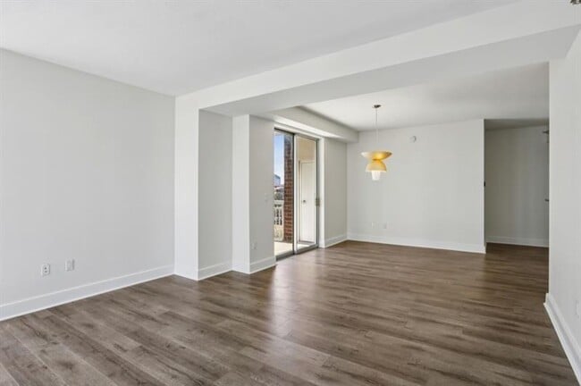 Building Photo - 285 Centennial Olympic Park Dr NW