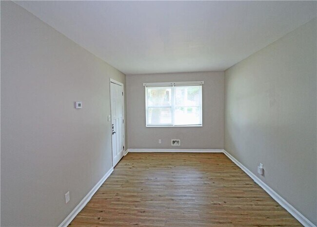 Building Photo - 1329 Clermont Ave