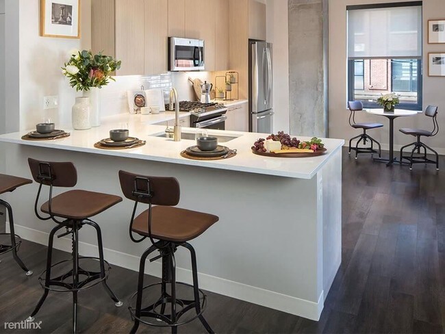 Foto del edificio - 1 br, 1 bath Apartment - 207 S Peoria St 2104