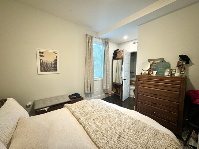 Building Photo - 75 Kinnaird St