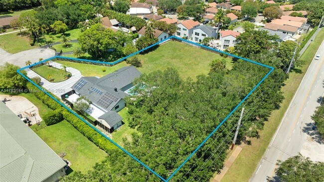 Foto del edificio - 5020 Hawkhurst Ave