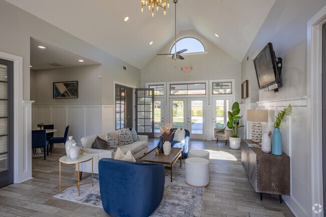 Interior Photo - Vetra Drakes Creek