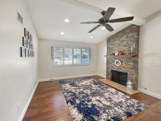 Building Photo - 12942 Francine Terrace